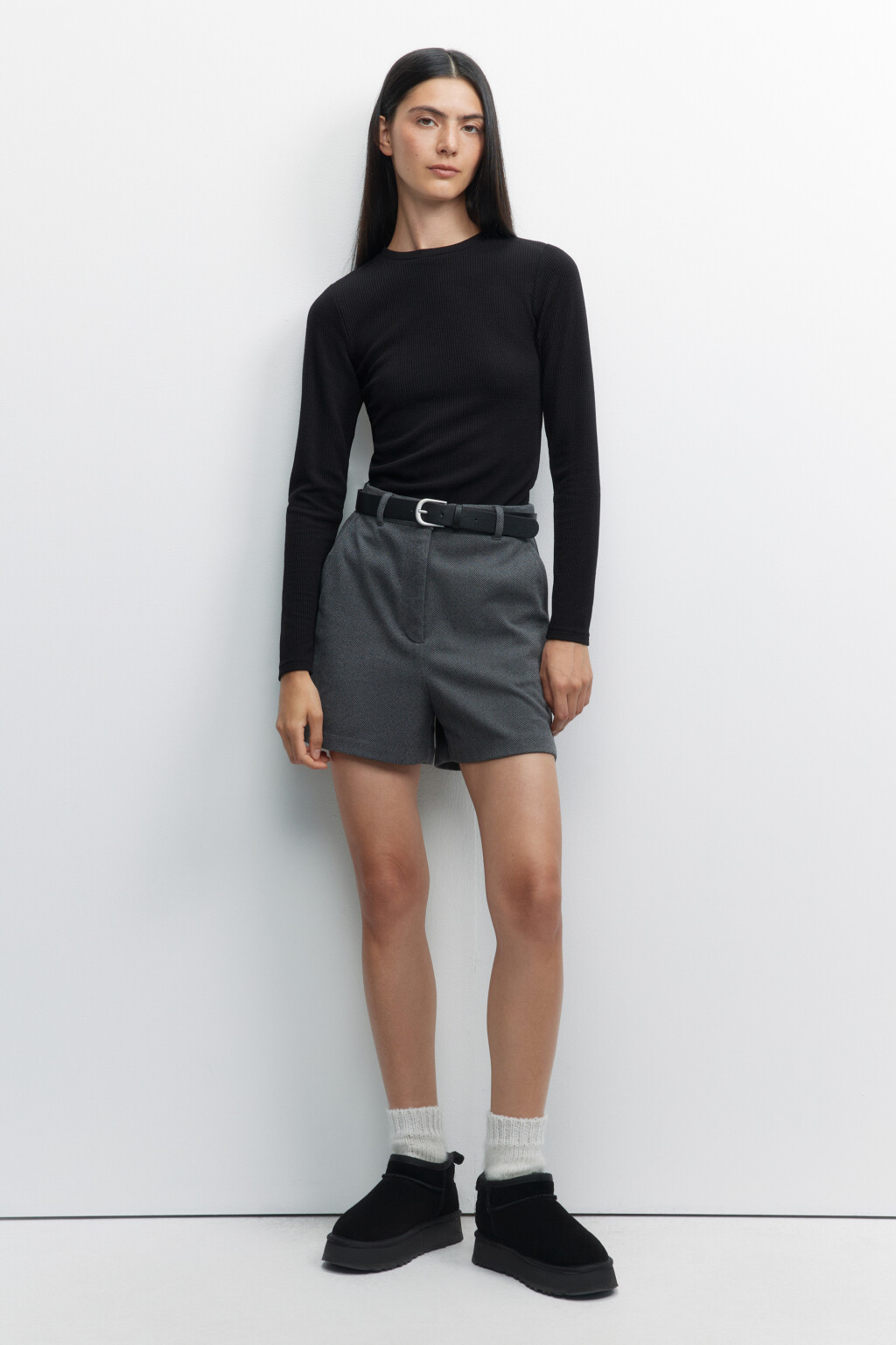 Лонгслив облегающий в рубчик в базовых цветах - цвет черный - 4