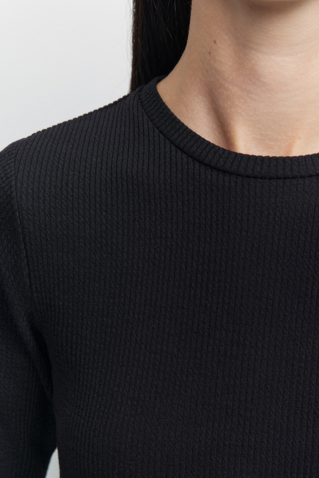 Лонгслив облегающий в рубчик в базовых цветах - цвет черный - 6