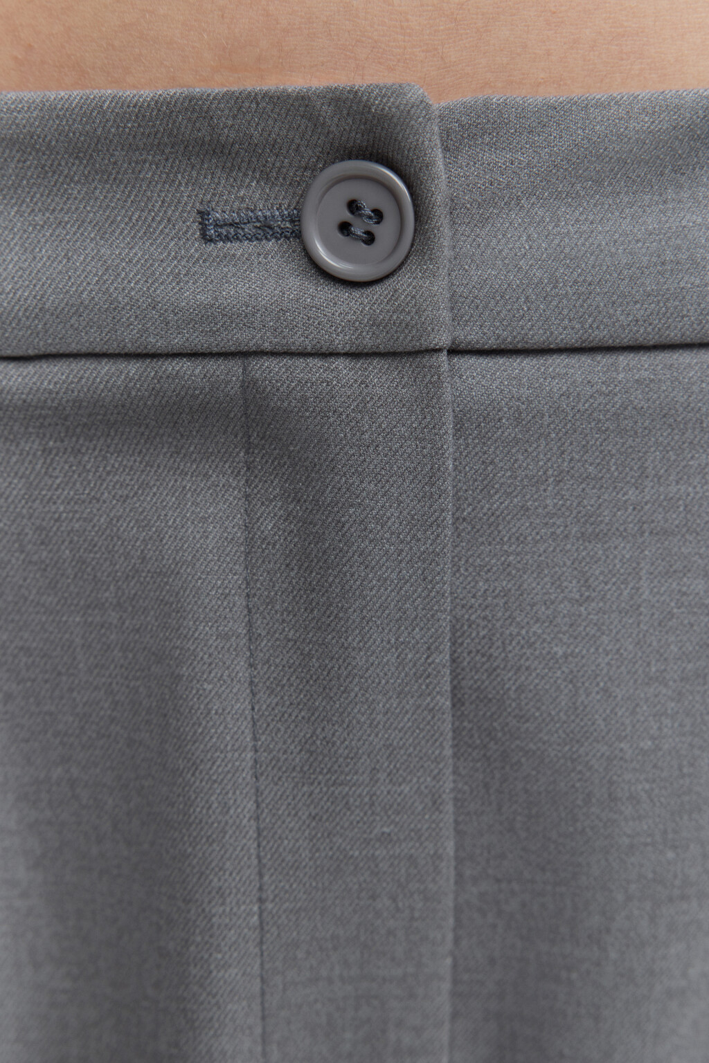 Брюки широкие костюмные со складками у пояса - цвет серый - 5