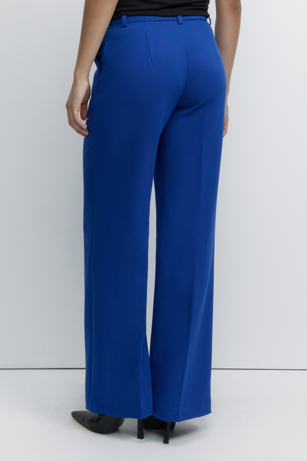 Брюки широкие костюмные со стрелками и карманами - цвет синий - 4