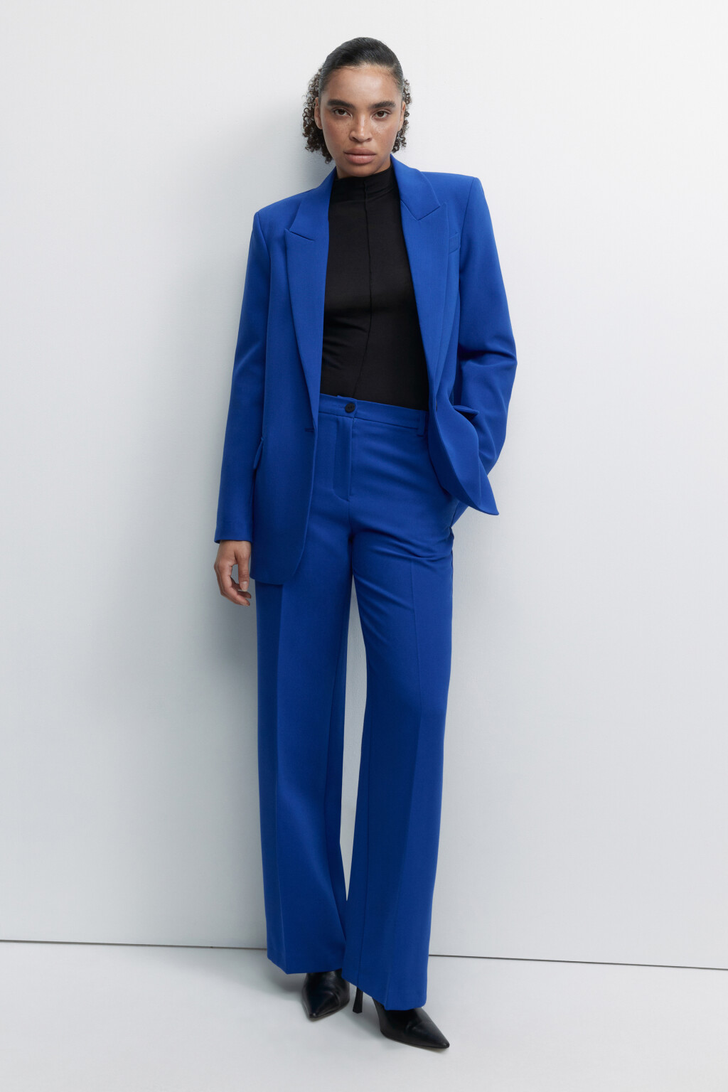 Брюки широкие костюмные со стрелками и карманами - цвет синий - 1