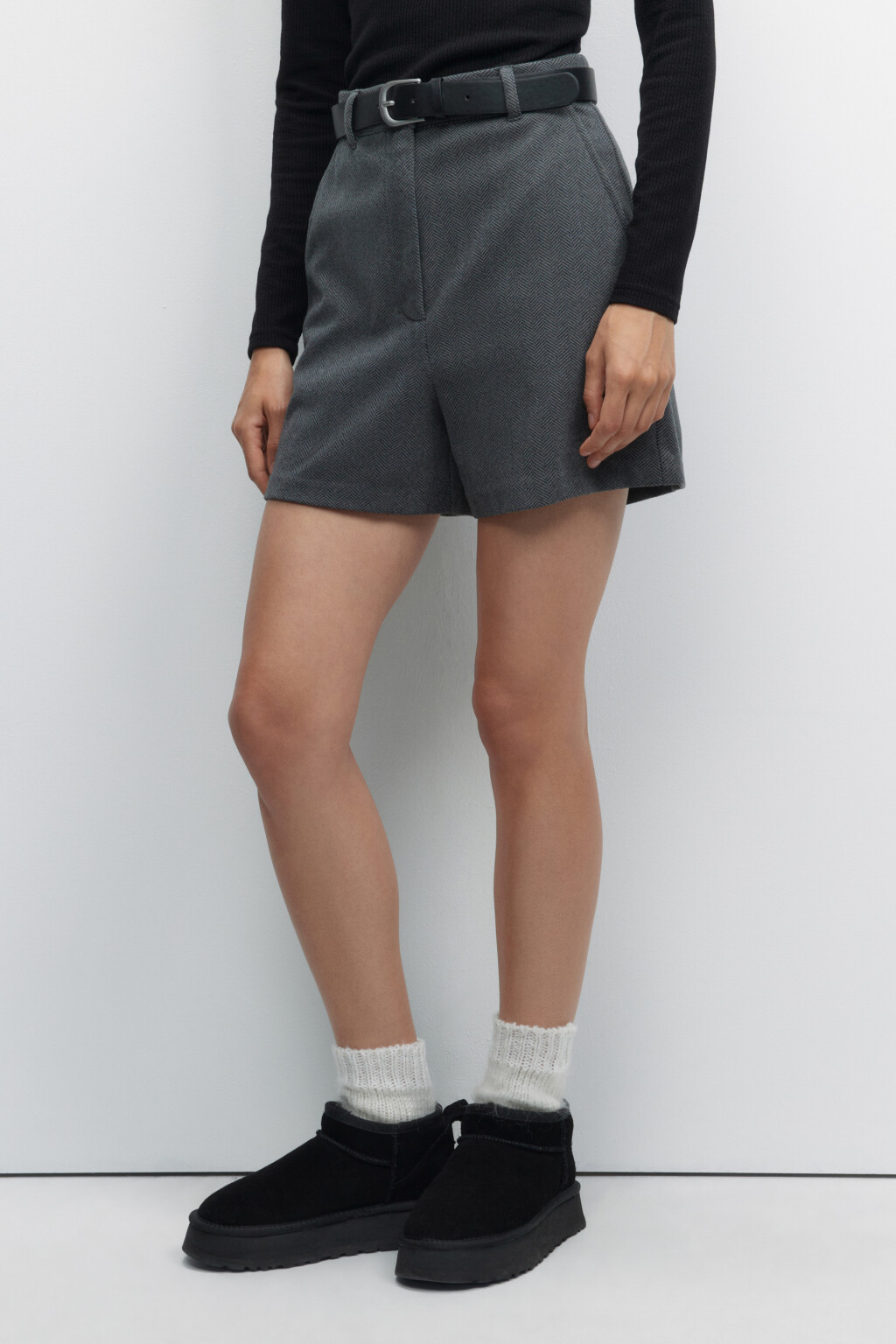 Шорты костюмные с принтом-елочкой и ремнем - цвет черный - 2