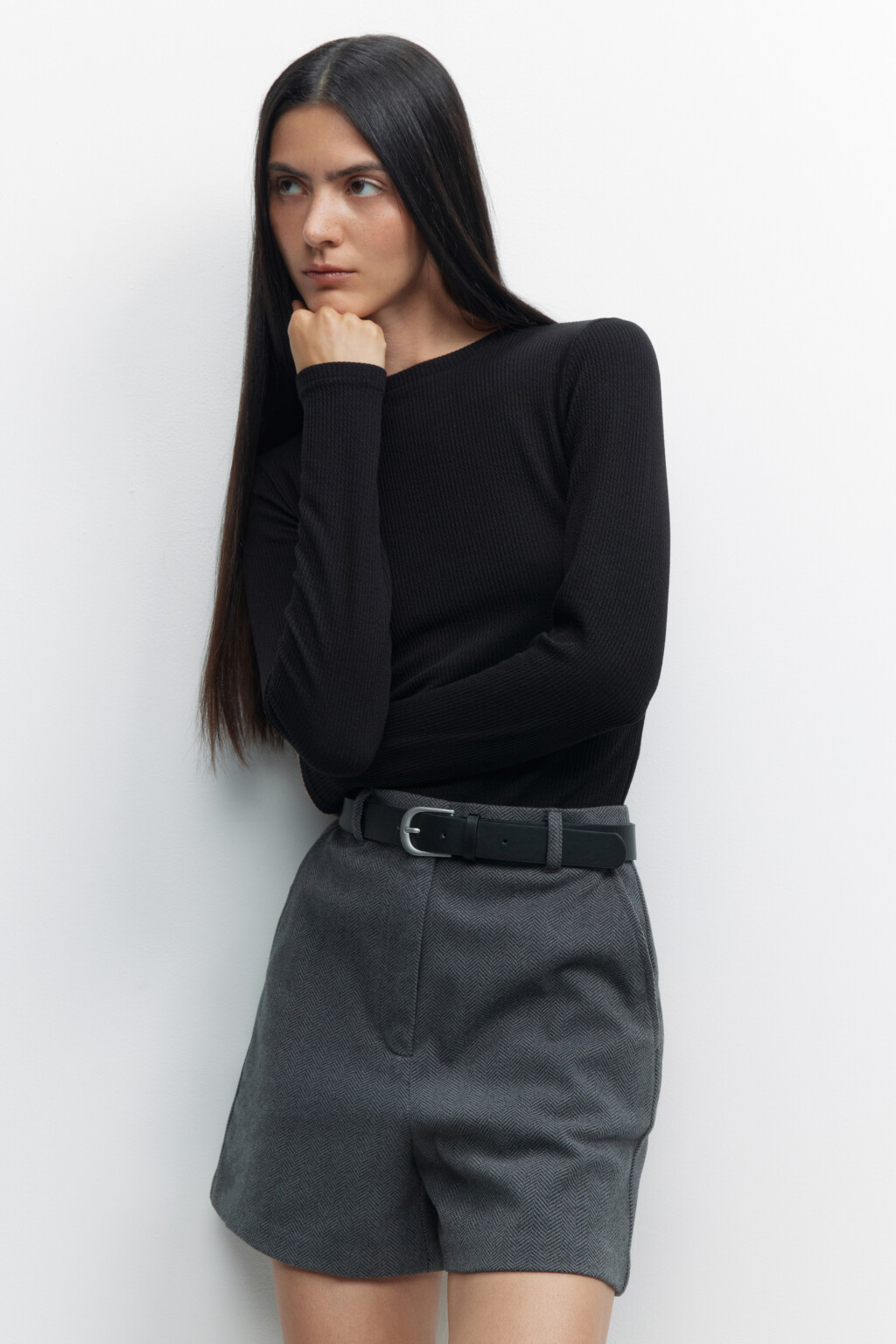 Шорты костюмные с принтом-елочкой и ремнем - цвет черный - 5