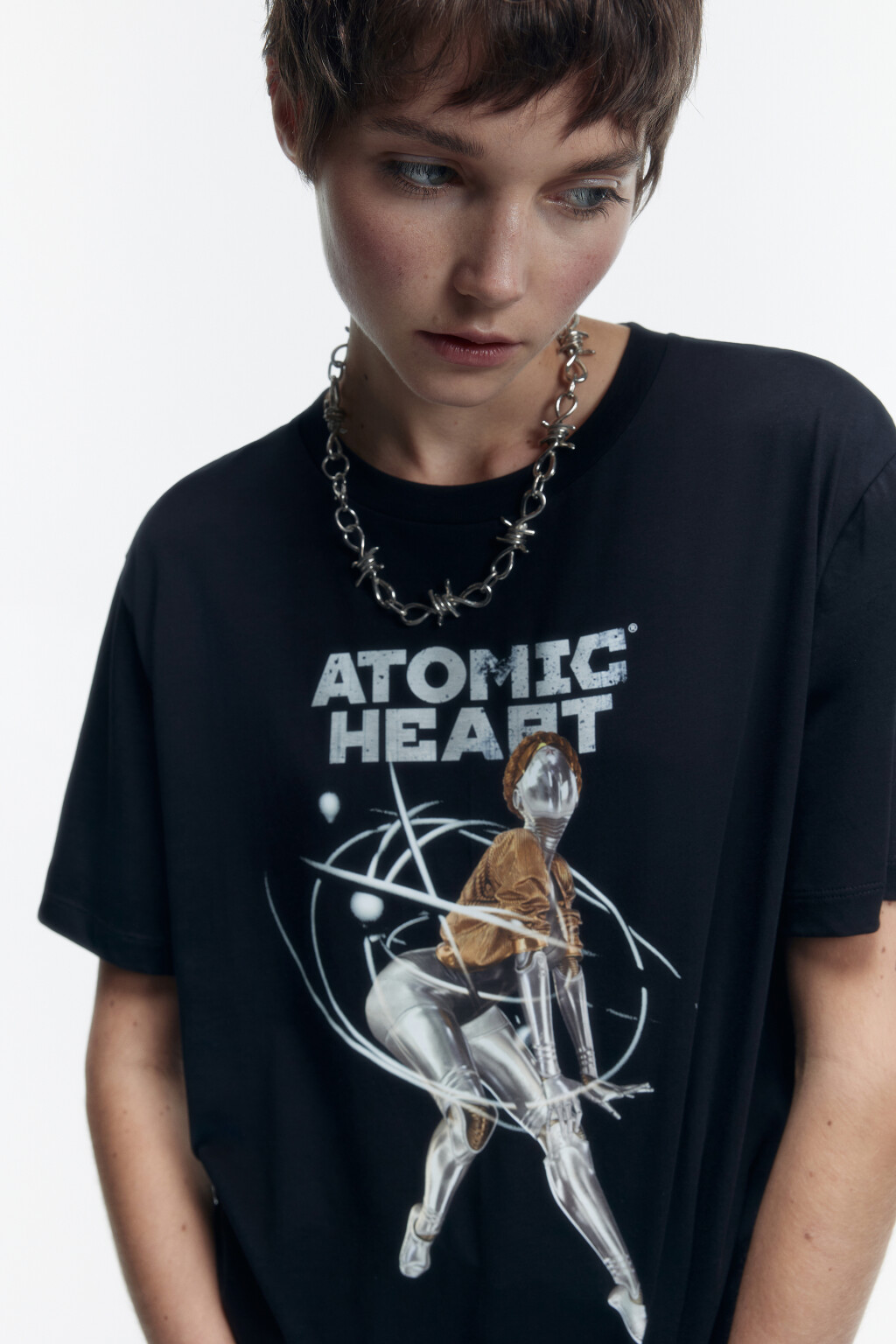 Футболка oversize хлопковая с принтом Atomic Heart - цвет черный - 1