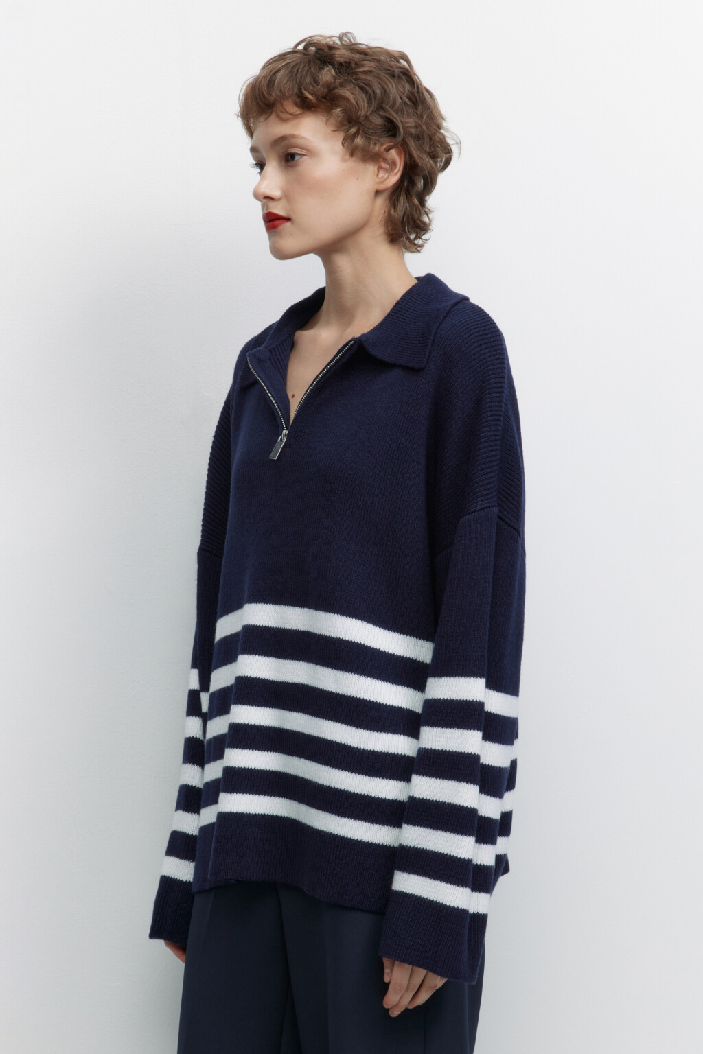 Свитер oversize с воротником-стойкой на молнии - цвет синий - 3