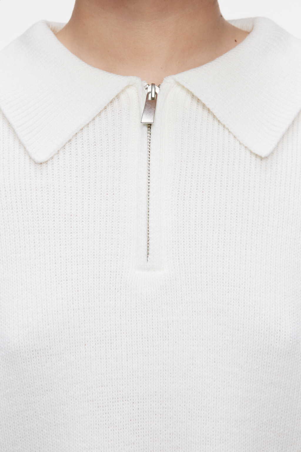 Свитер oversize с воротником-стойкой на молнии - цвет белый - 6