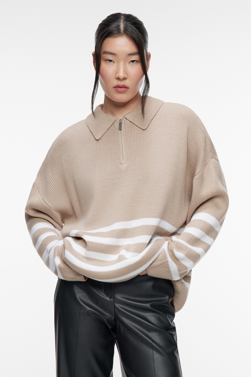 Свитер oversize с воротником-стойкой на молнии - цвет бежевый - 1