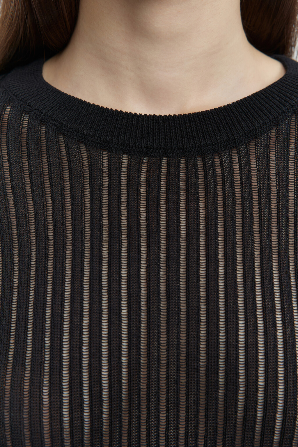 Лонгслив тонкий облегающий из ажурной ткани - цвет черный - 5