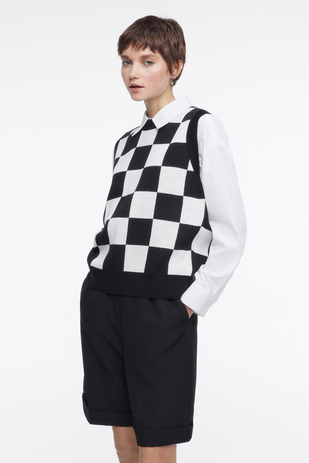 Жилетка вязаная жаккардовая с принтом в клетку - цвет черный - 4