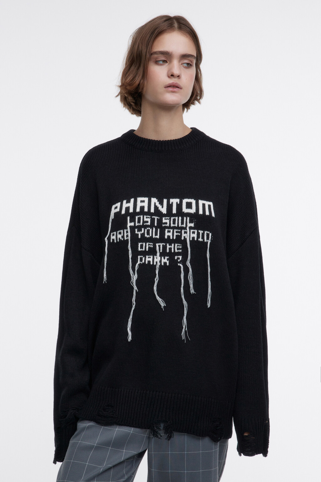 Джемпер oversize вязаный рваный с принтом-надписью - цвет черный - 3