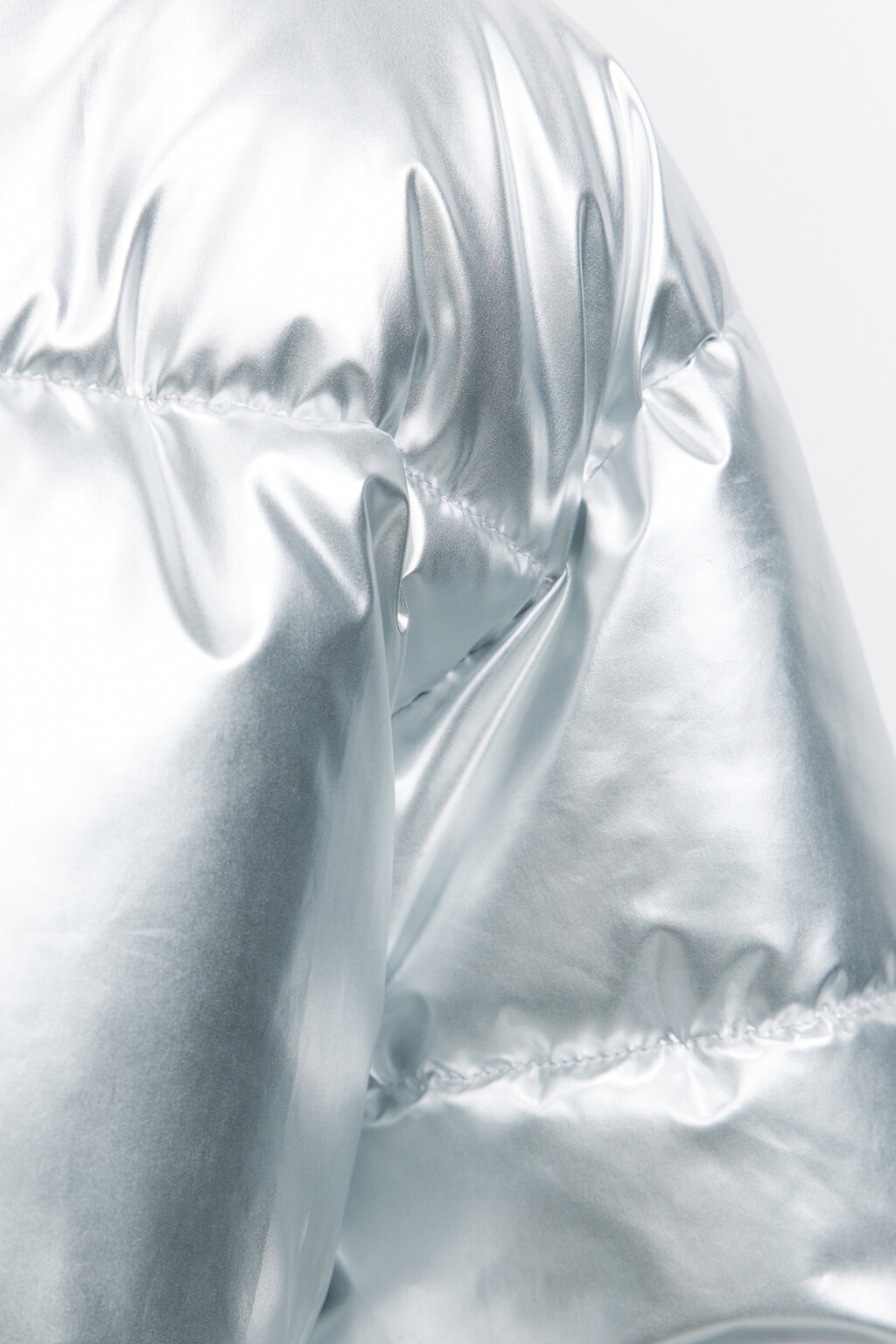 Куртка дутая стеганая с капюшоном и эффектом металлик - цвет серый - 5