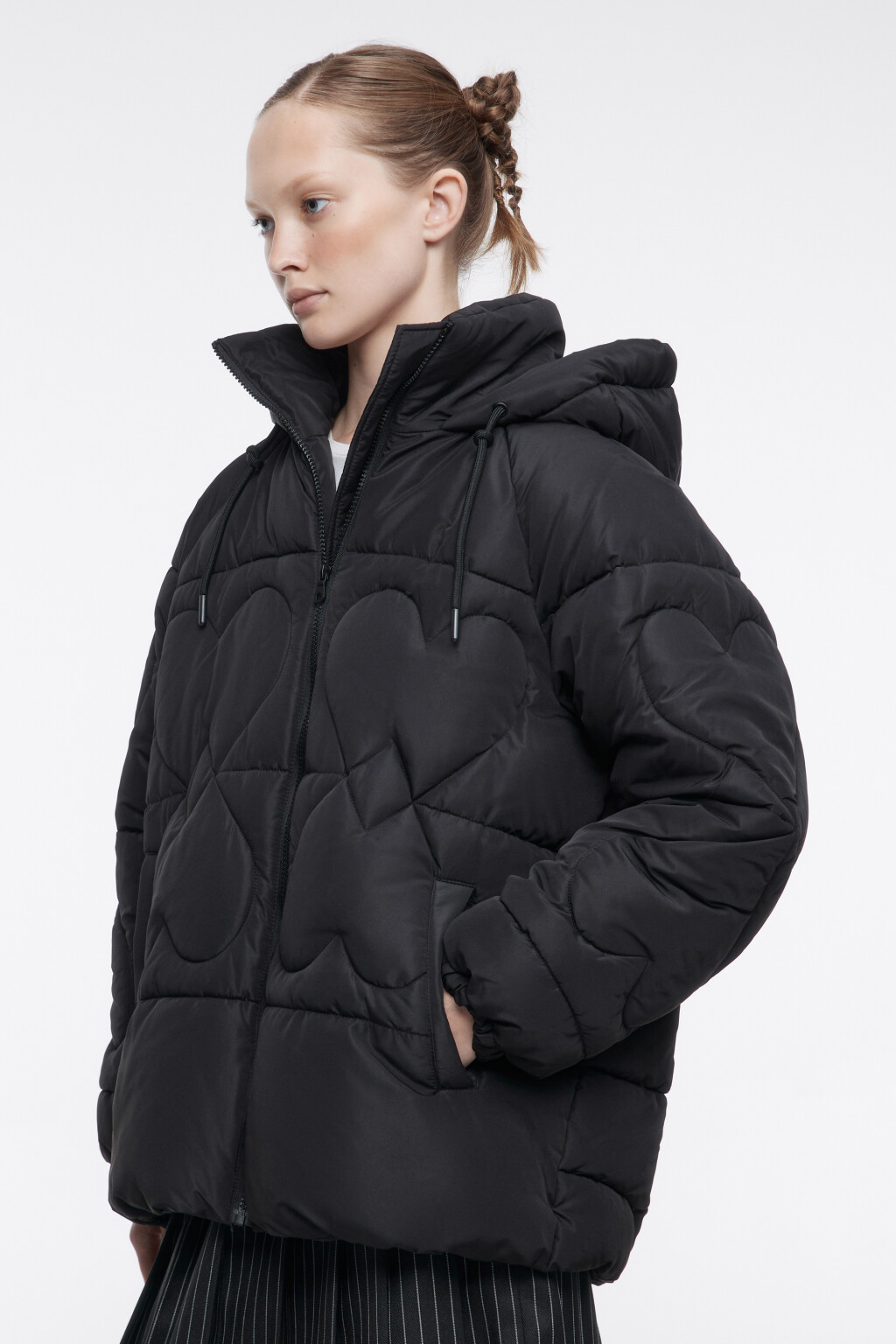 Куртка стеганая с капюшоном и сердечками - цвет черный - 3