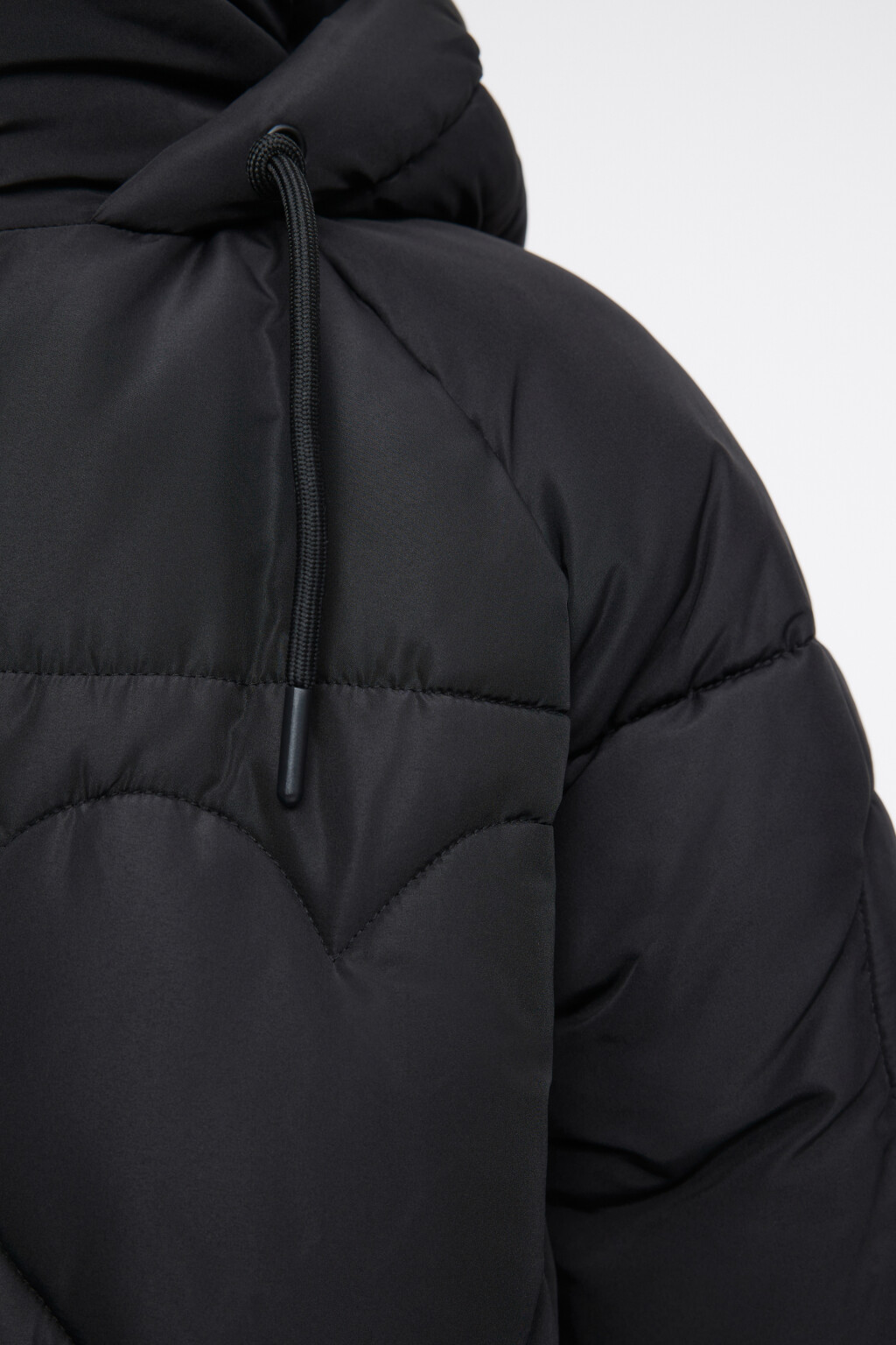 Куртка стеганая с капюшоном и сердечками - цвет черный - 8