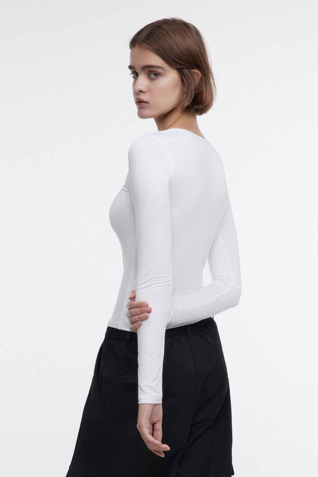 Лонгслив облегающий гладкий с глубоким вырезом - цвет белый - 3