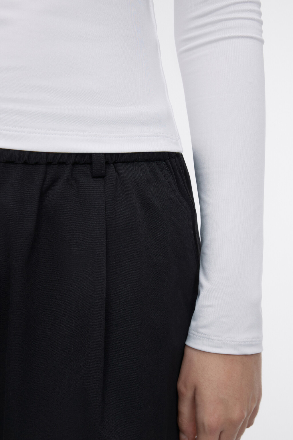 Лонгслив облегающий гладкий с глубоким вырезом - цвет белый - 7