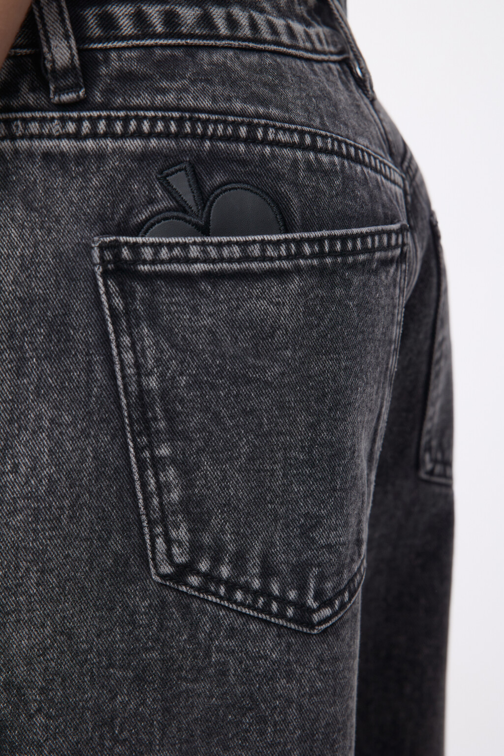 Джинсы широкие с патчами-мастями - цвет серый - 5