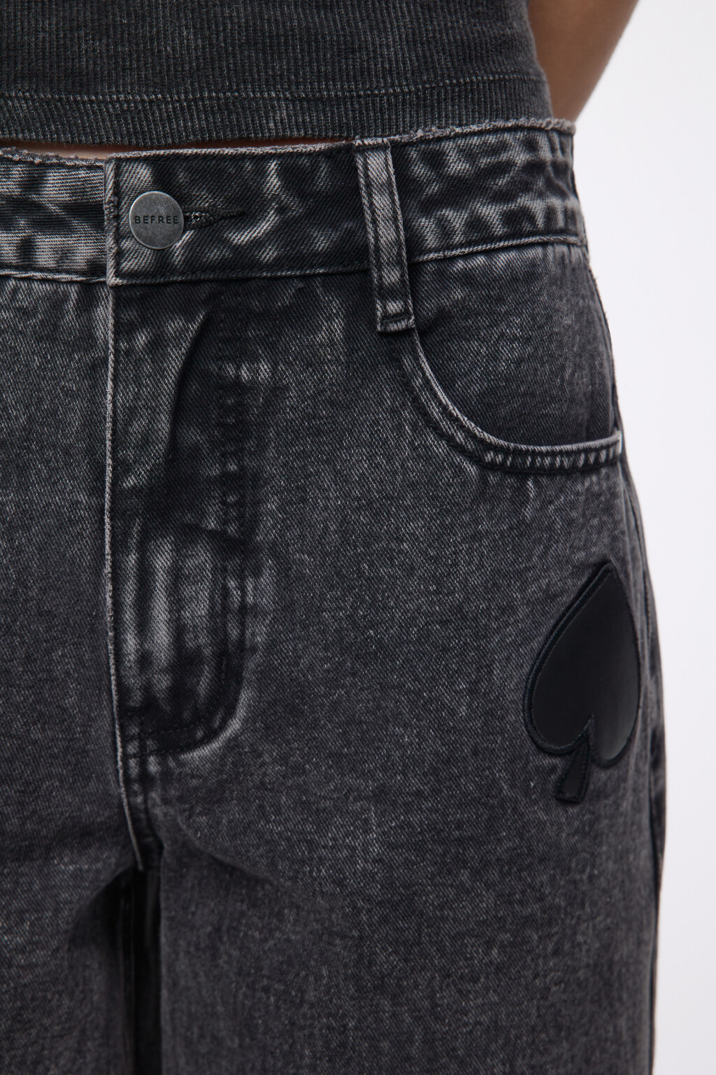 Джинсы широкие с патчами-мастями - цвет серый - 6