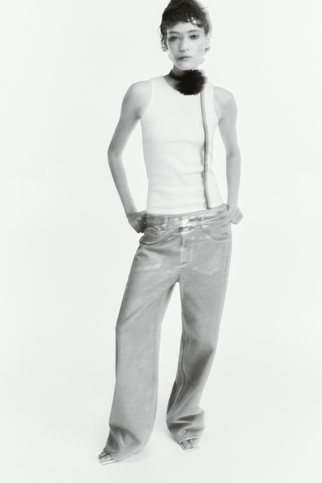 Джинсы широкие с серебристым покрытием - цвет серый - 7