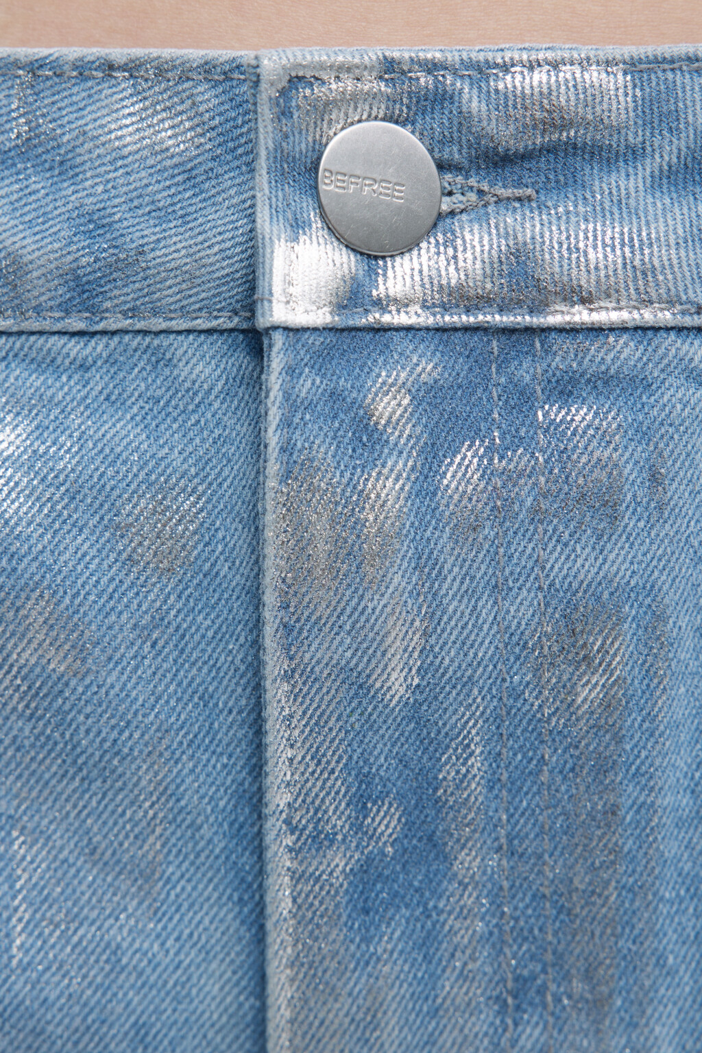 Джинсы широкие с серебристым покрытием - цвет серый - 8