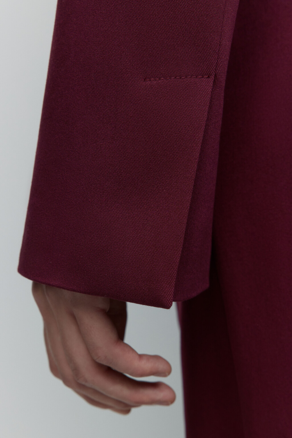 Пиджак укороченный однобортный с V-вырезом - цвет бордовый - 7