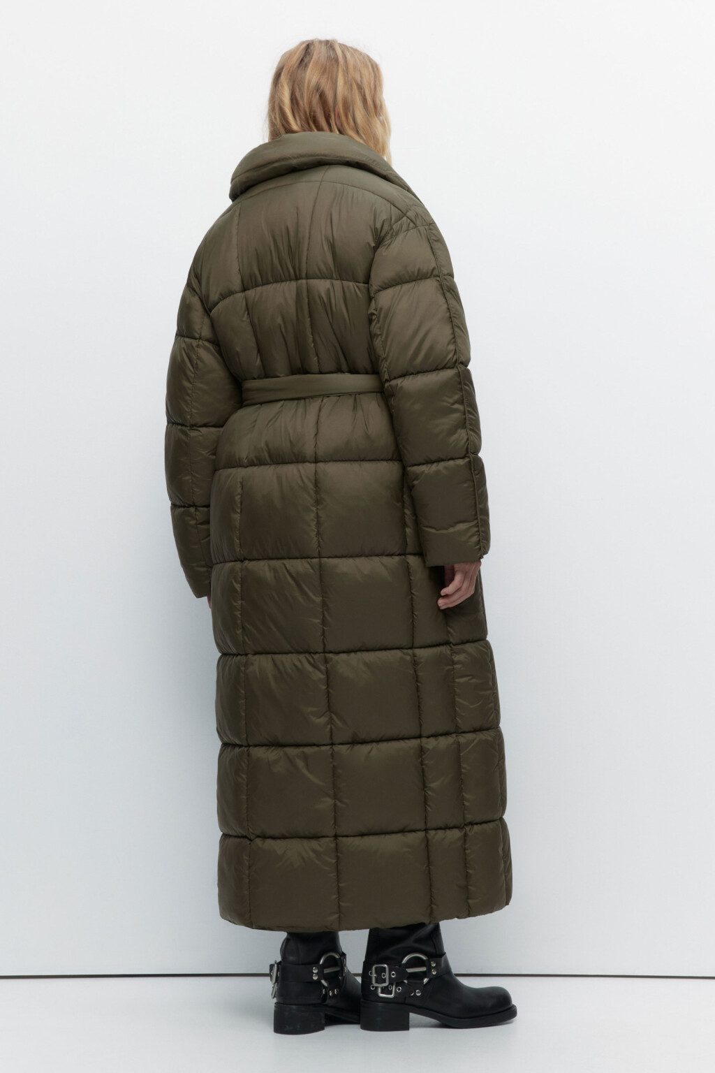 Пальто стеганое с поясом и широким воротником - цвет зеленый - 3