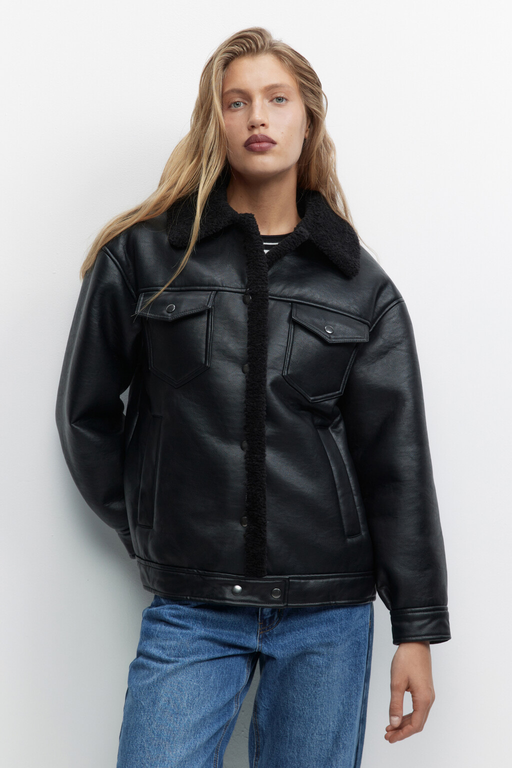 Куртка-дубленка утепленная с меховым воротником - цвет черный - 3