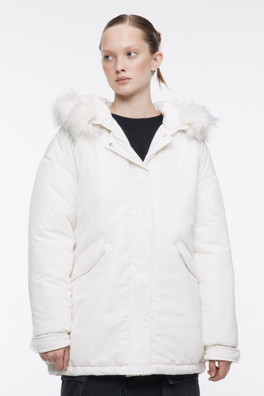 Куртка oversize утепленная с опушкой на капюшоне - цвет молочный - 3