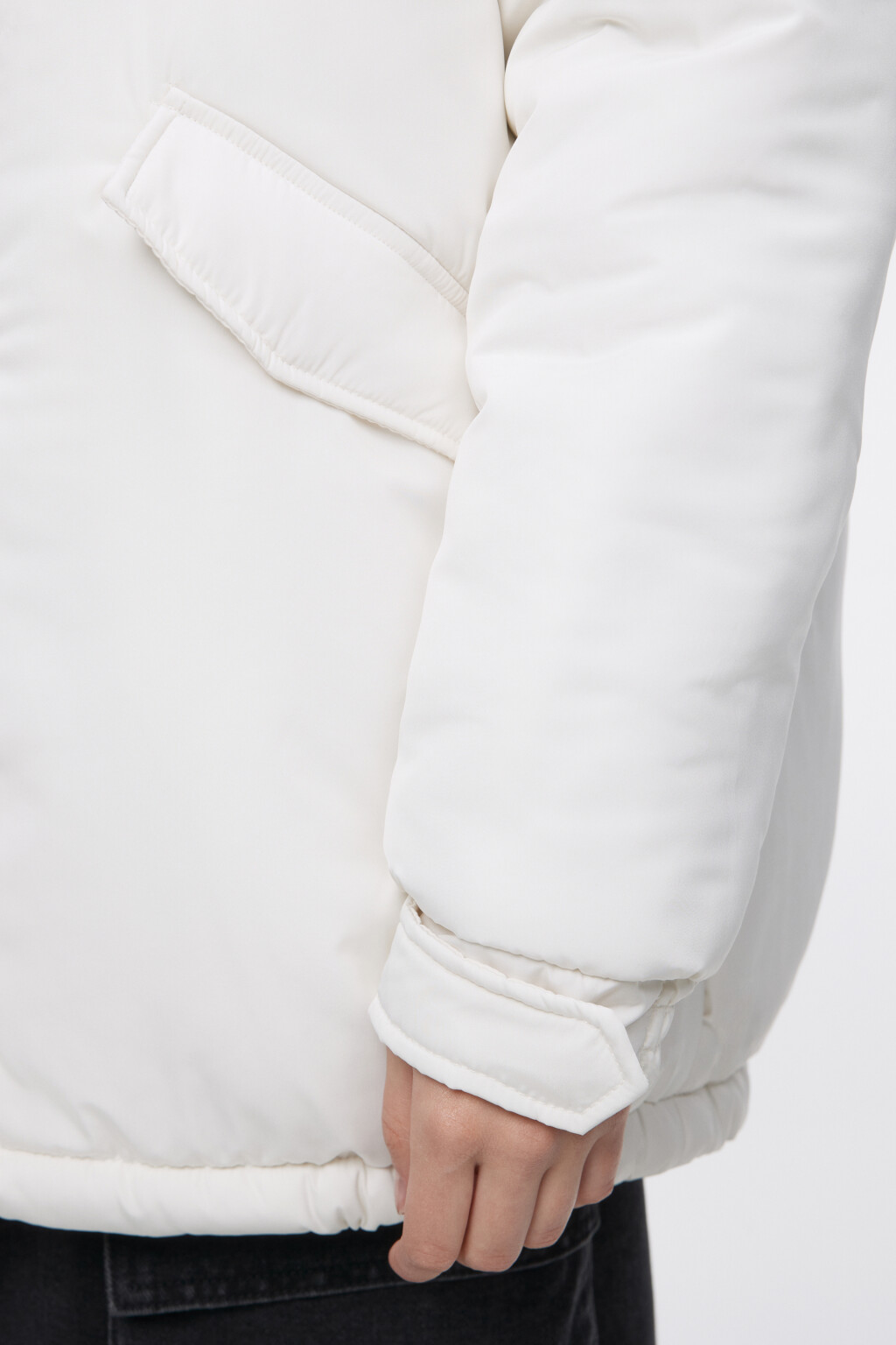 Куртка oversize утепленная с опушкой на капюшоне - цвет молочный - 6