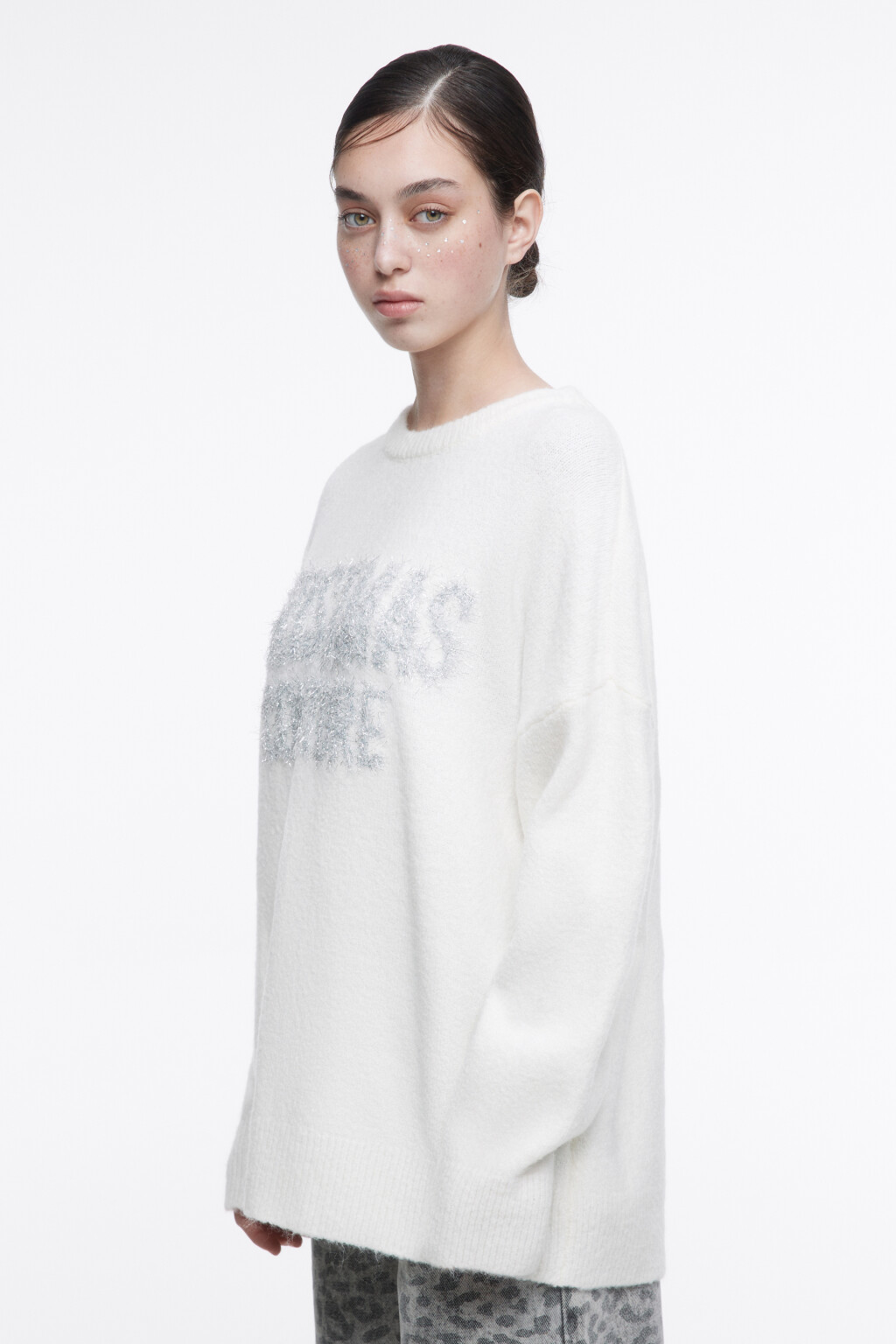 Джемпер oversize вязаный с принтом-надписью - цвет бежевый - 4