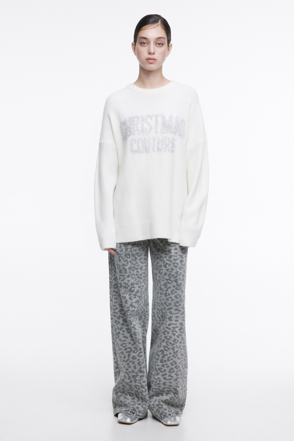 Джемпер oversize вязаный с принтом-надписью - цвет бежевый - 6