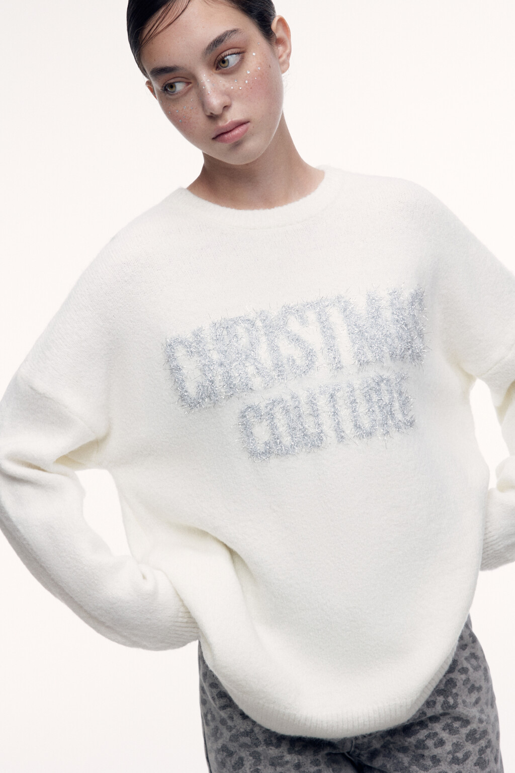 Джемпер oversize вязаный с принтом-надписью - цвет бежевый - 1