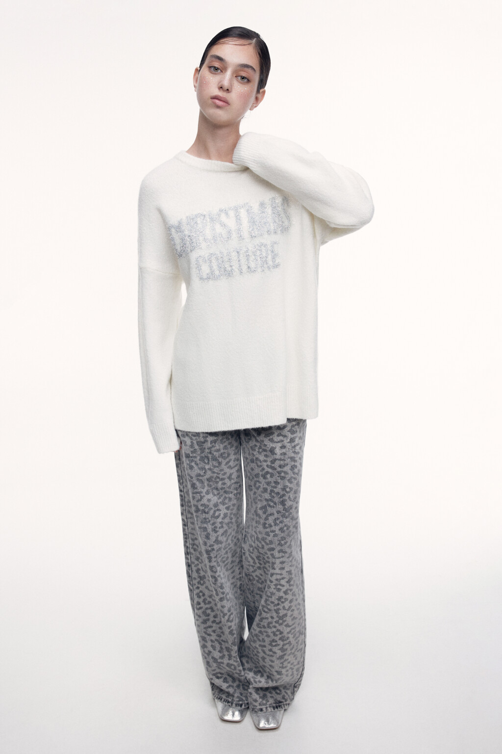 Джемпер oversize вязаный с принтом-надписью - цвет бежевый - 9