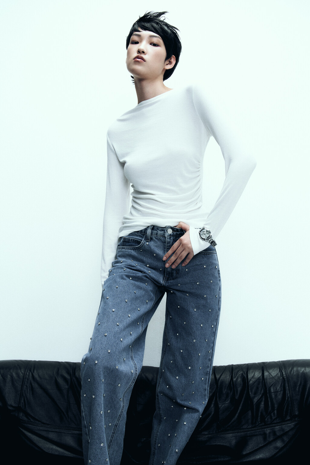 Лонгслив вискозный с драпировкой по бокам - цвет бежевый - 9