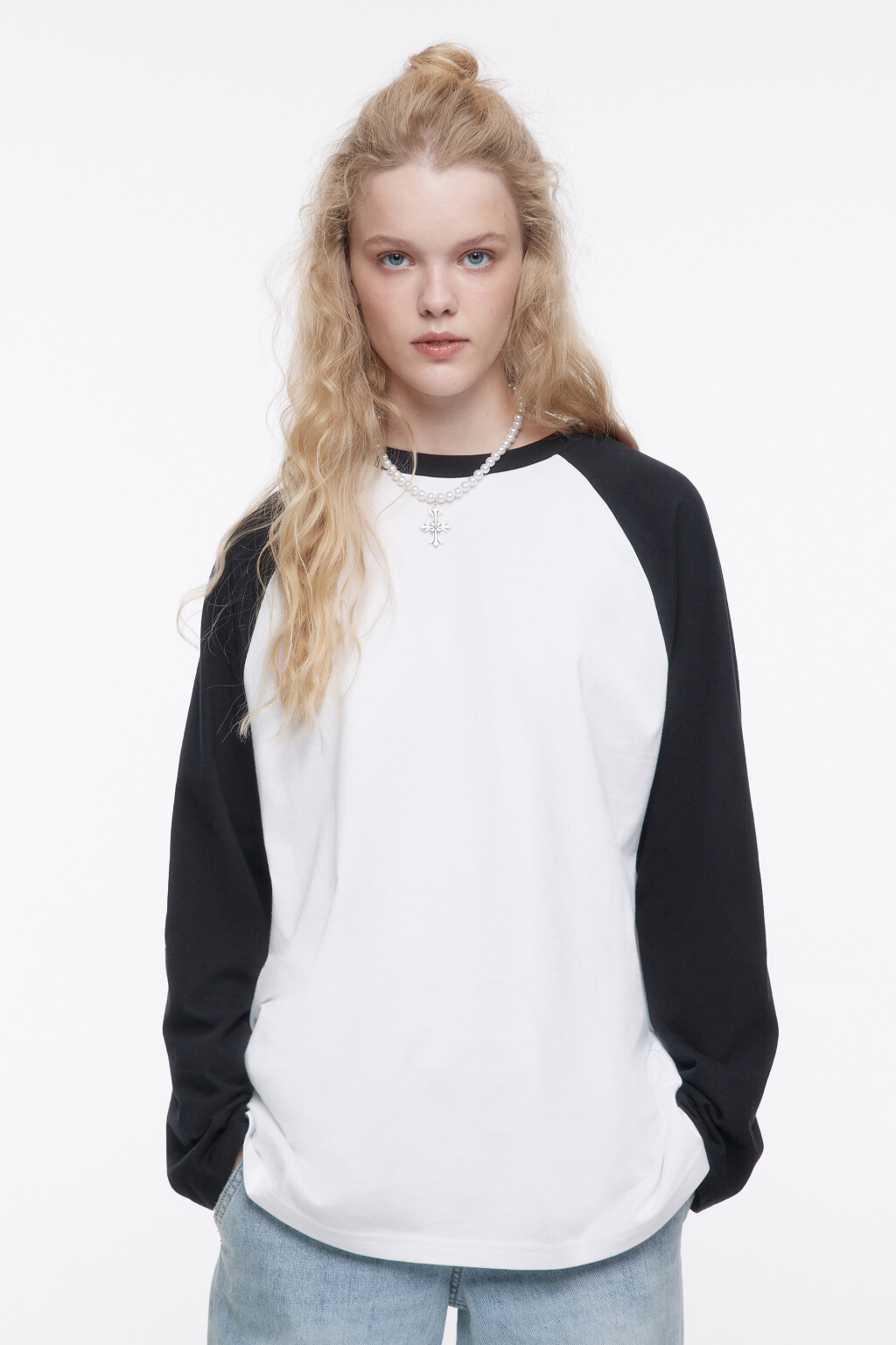 Лонгслив oversize с контрастными рукавами реглан - цвет черный - 2