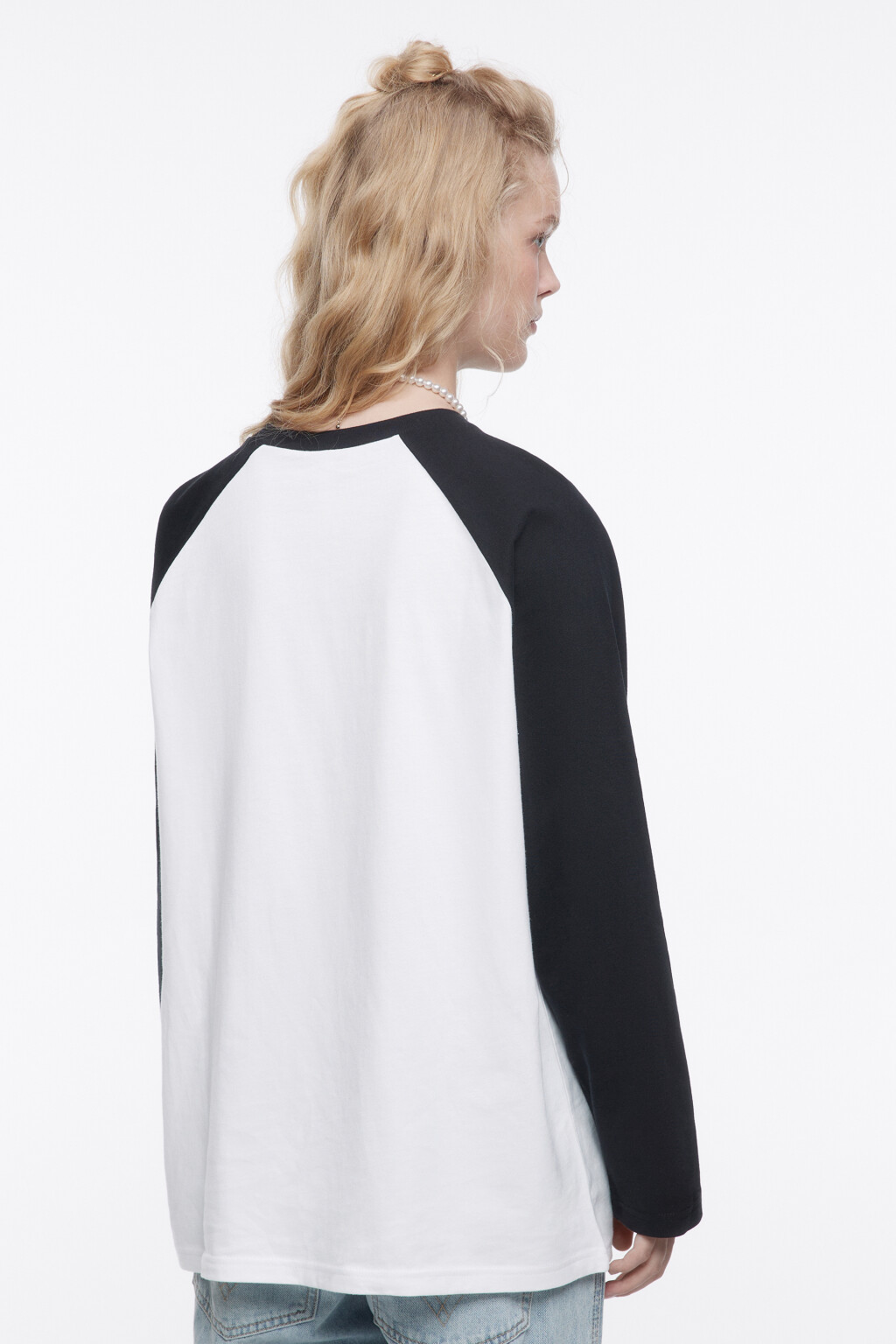 Лонгслив oversize с контрастными рукавами реглан - цвет черный - 4