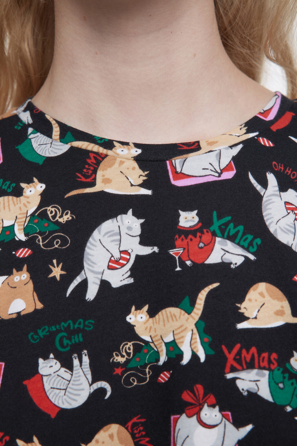 Футболка хлопковая с новогодним принтом - цвет черный - 5