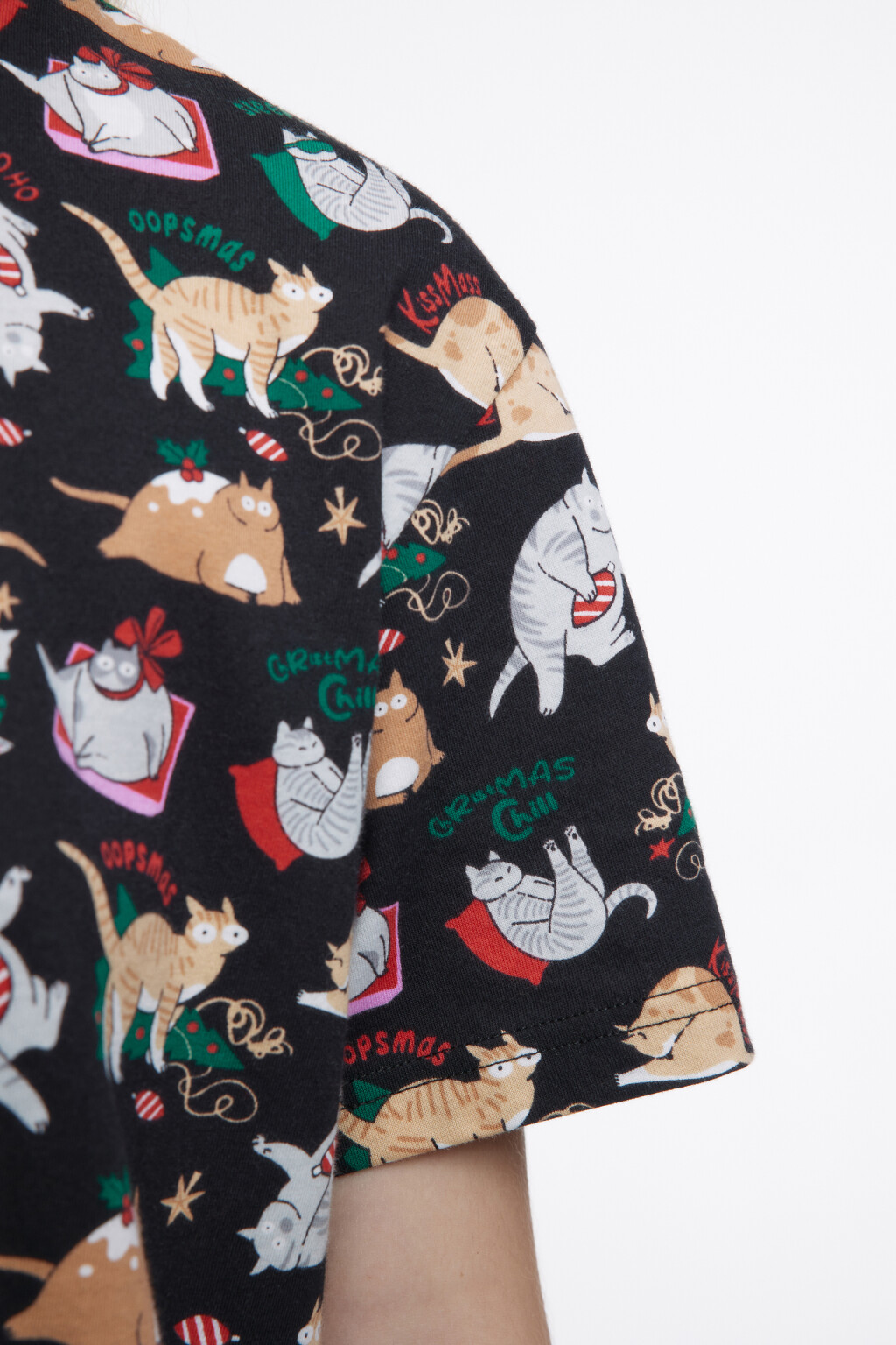 Футболка хлопковая с новогодним принтом - цвет черный - 6