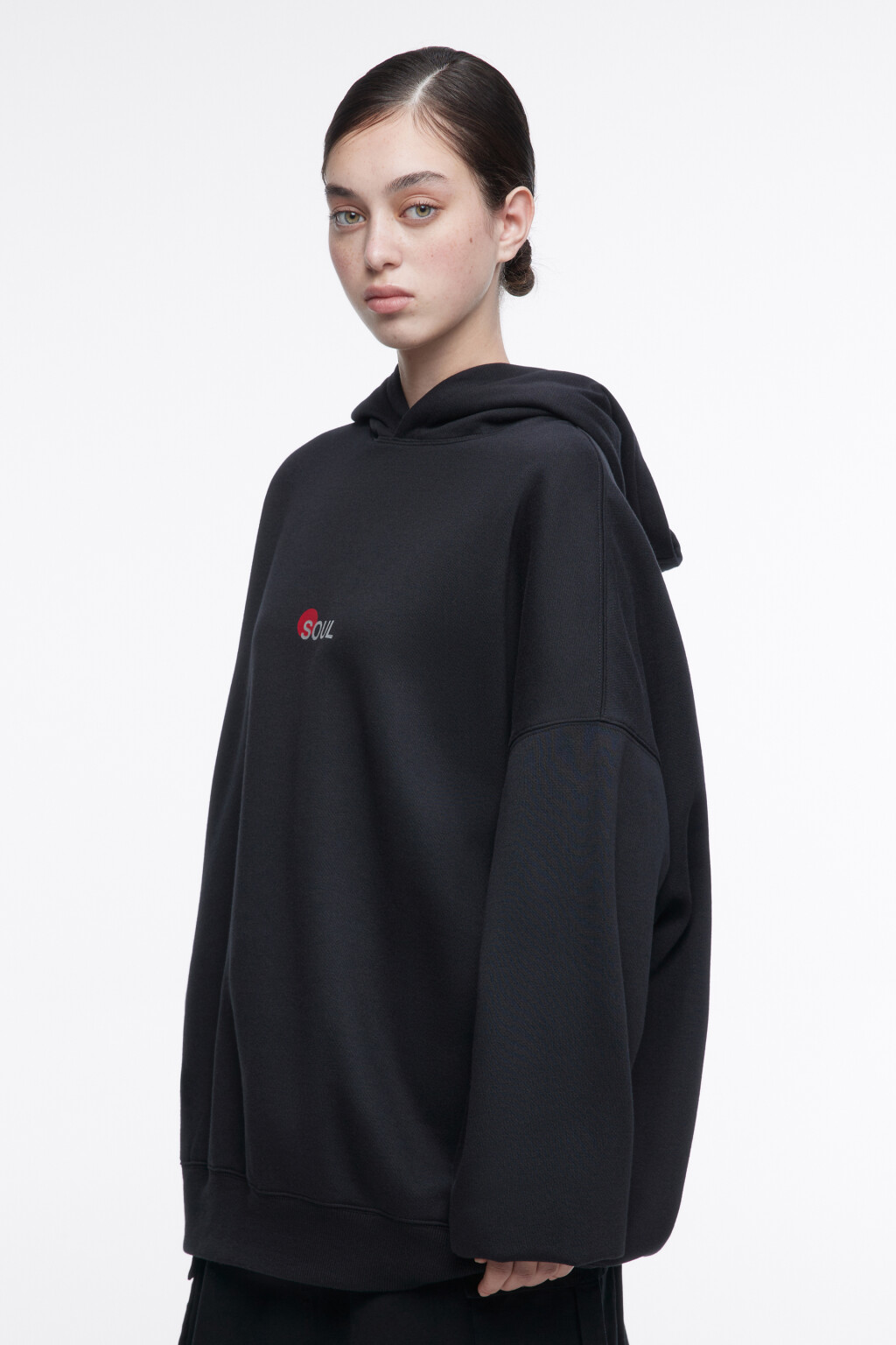 Худи oversize утепленная с капюшоном и драконом - цвет черный - 4