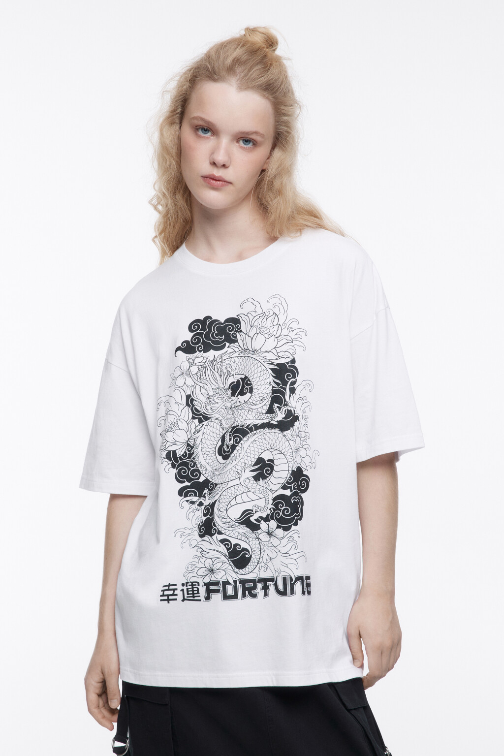 Футболка oversize с драконом и надписью - цвет белый - 1