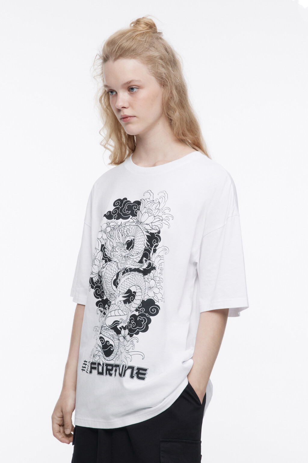 Футболка oversize с драконом и надписью - цвет белый - 2