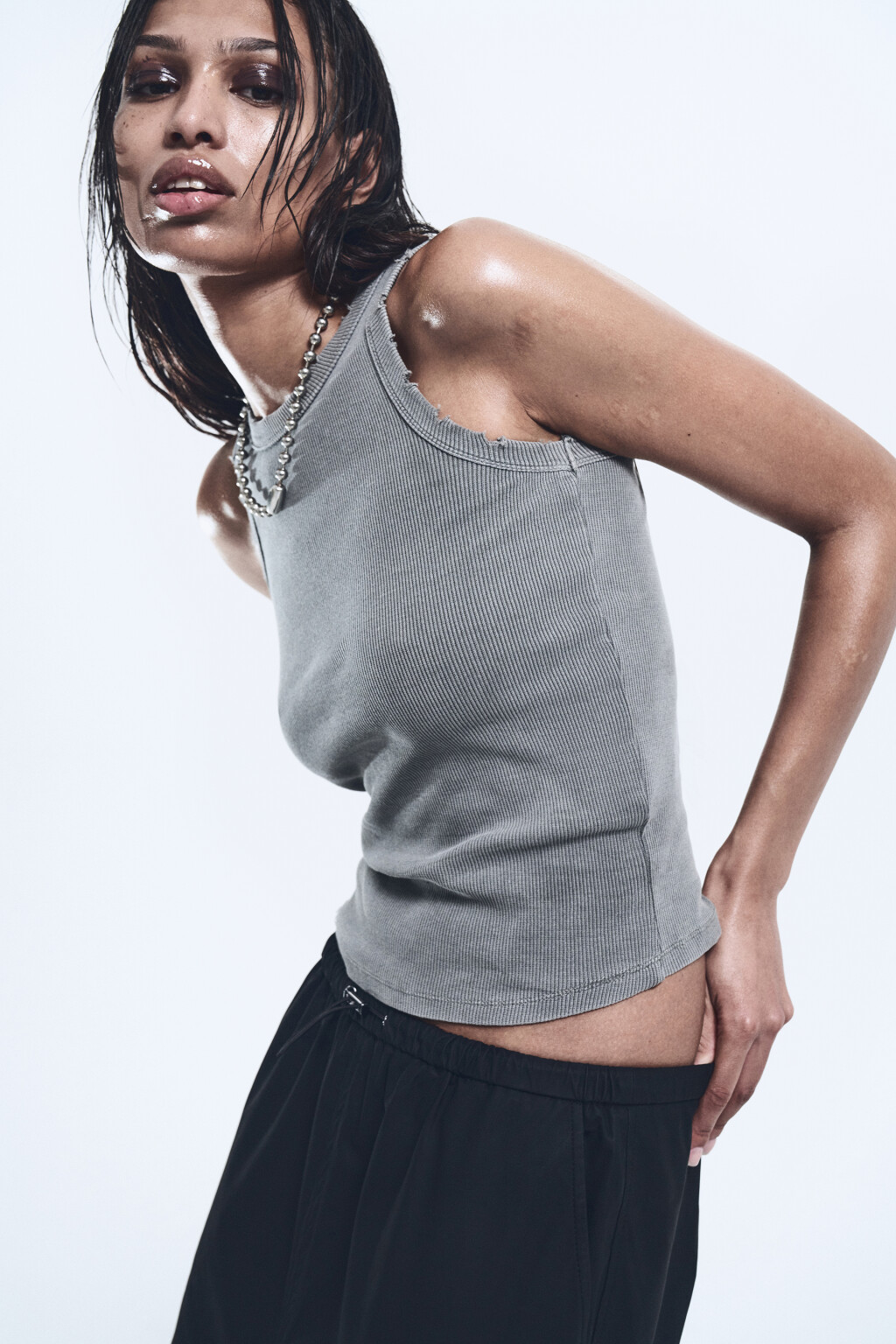 Майка хлопковая рваная с состаренным эффектом - цвет серый - 8