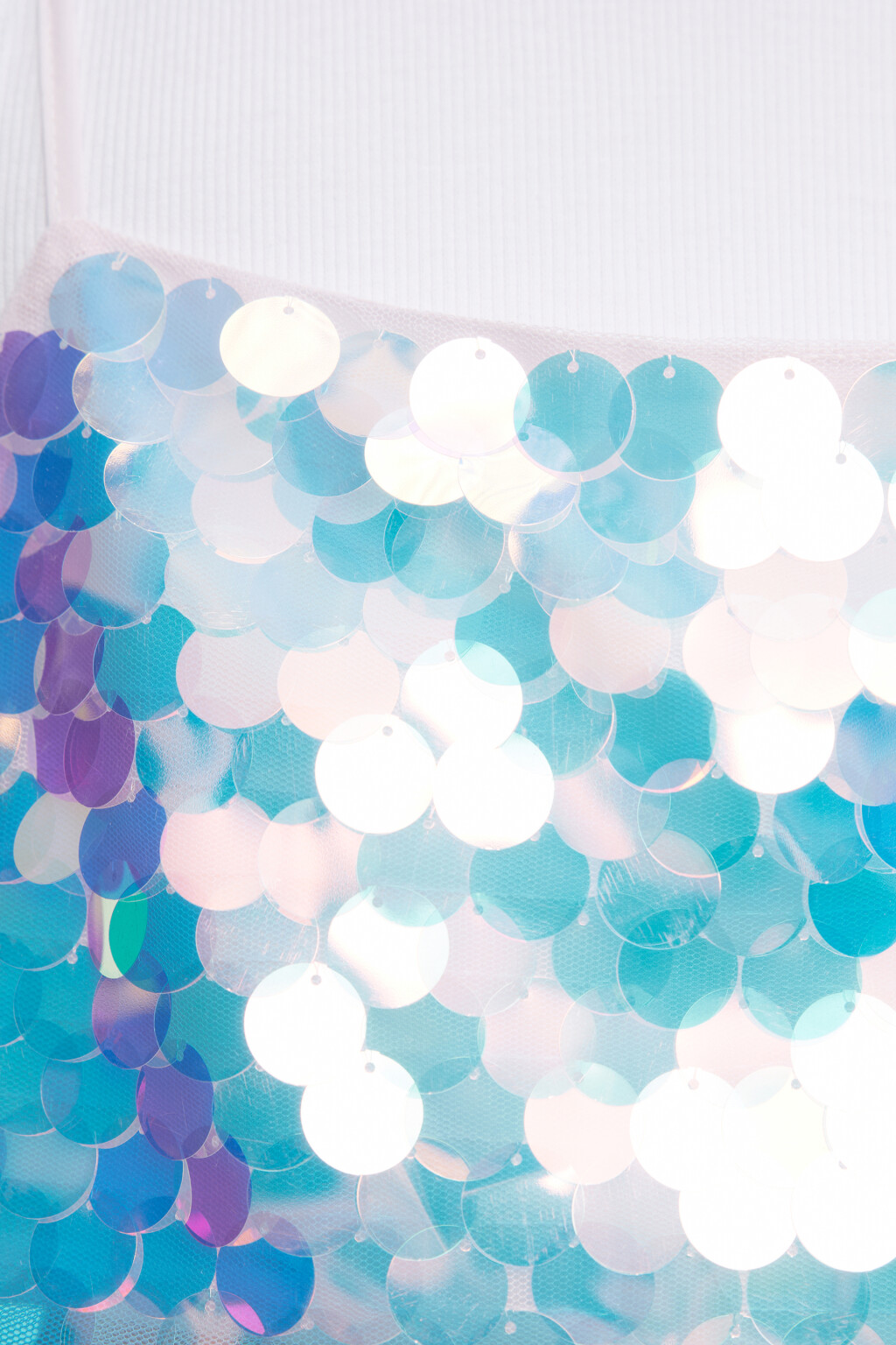 Топ из пайеток на тонких бретельках - цвет мультиколор - 8