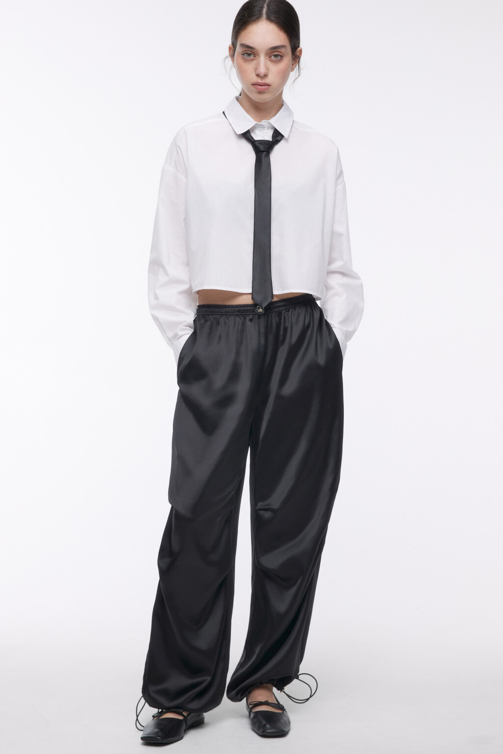 Брюки-парашюты атласные с драпировками - цвет черный - 1