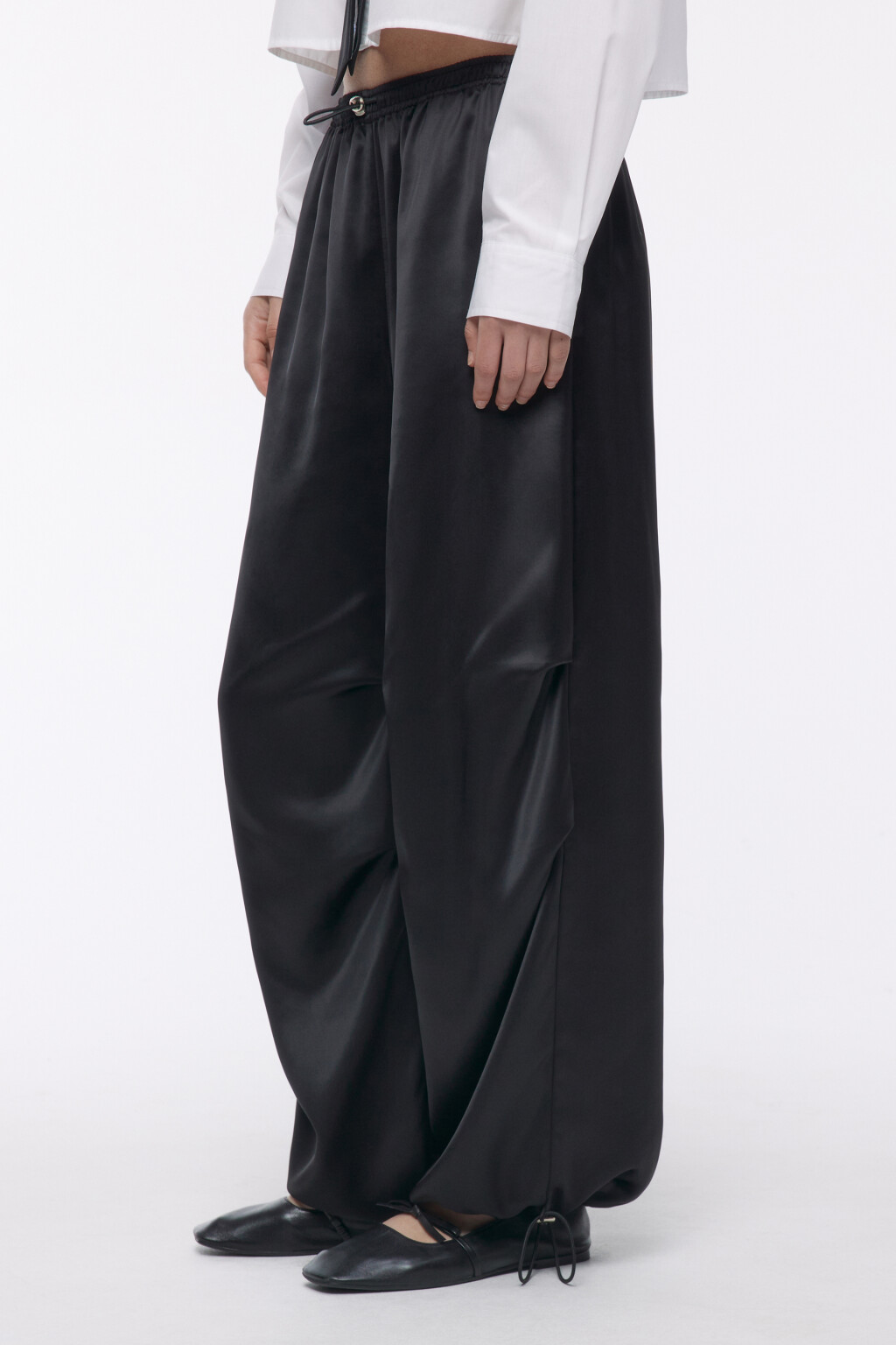 Брюки-парашюты атласные с драпировками - цвет черный - 3