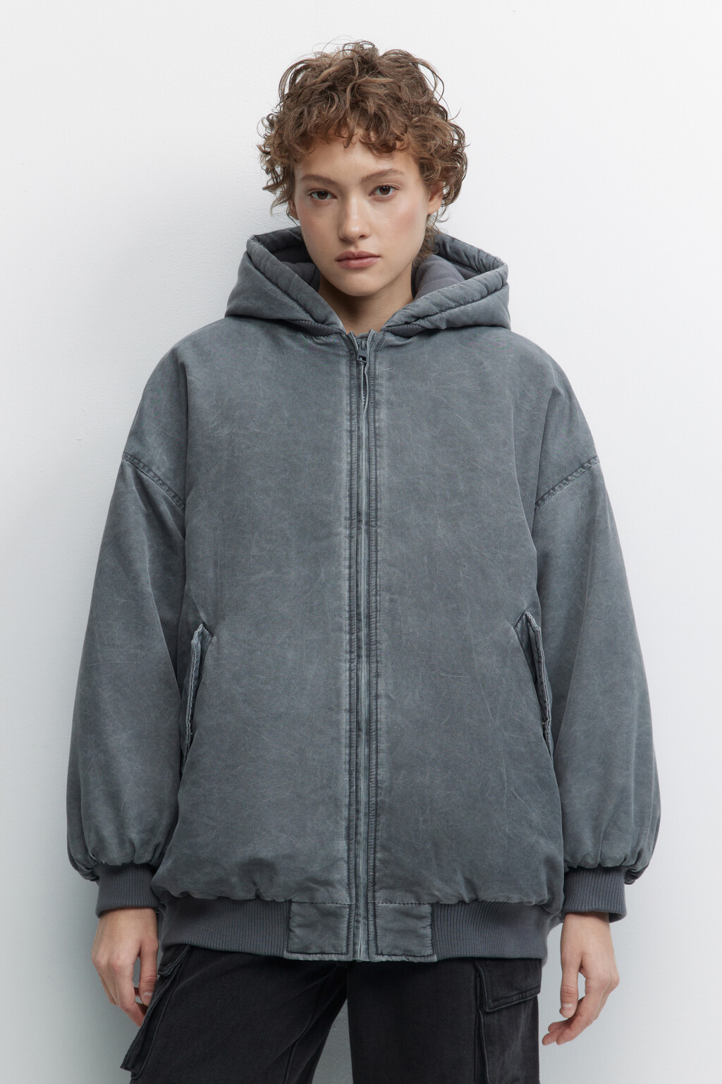 Куртка-бомбер с капюшоном и состаренным эффектом - цвет серый - 1