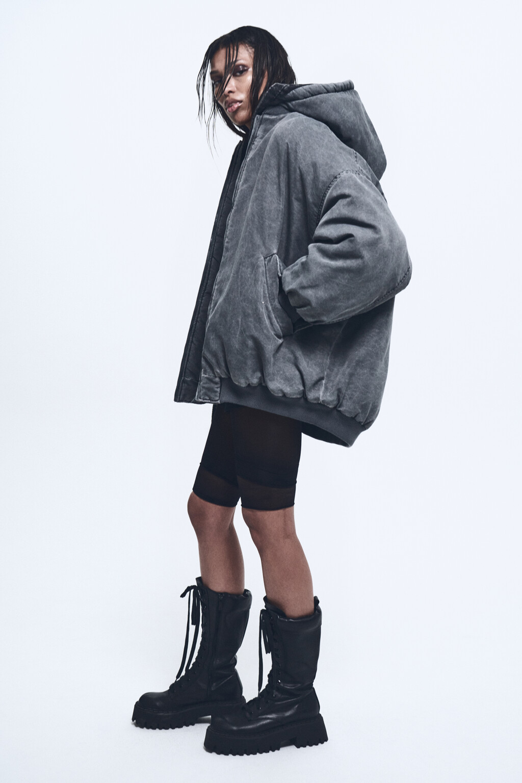 Куртка-бомбер с капюшоном и состаренным эффектом - цвет серый - 11
