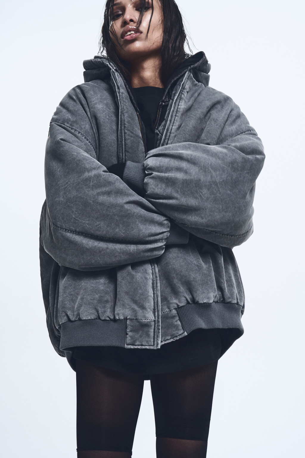 Куртка-бомбер с капюшоном и состаренным эффектом - цвет серый - 12