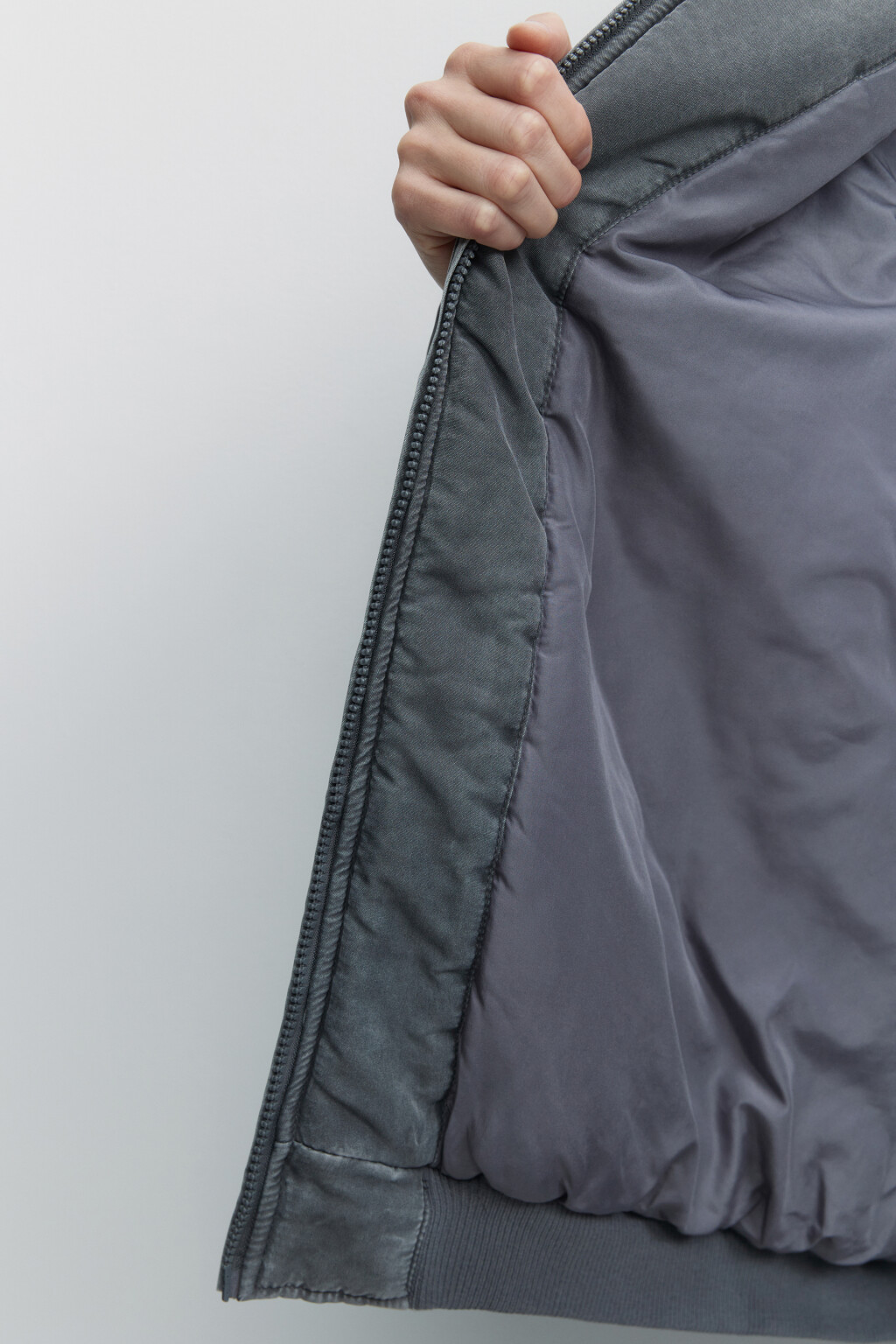 Куртка-бомбер с капюшоном и состаренным эффектом - цвет серый - 9
