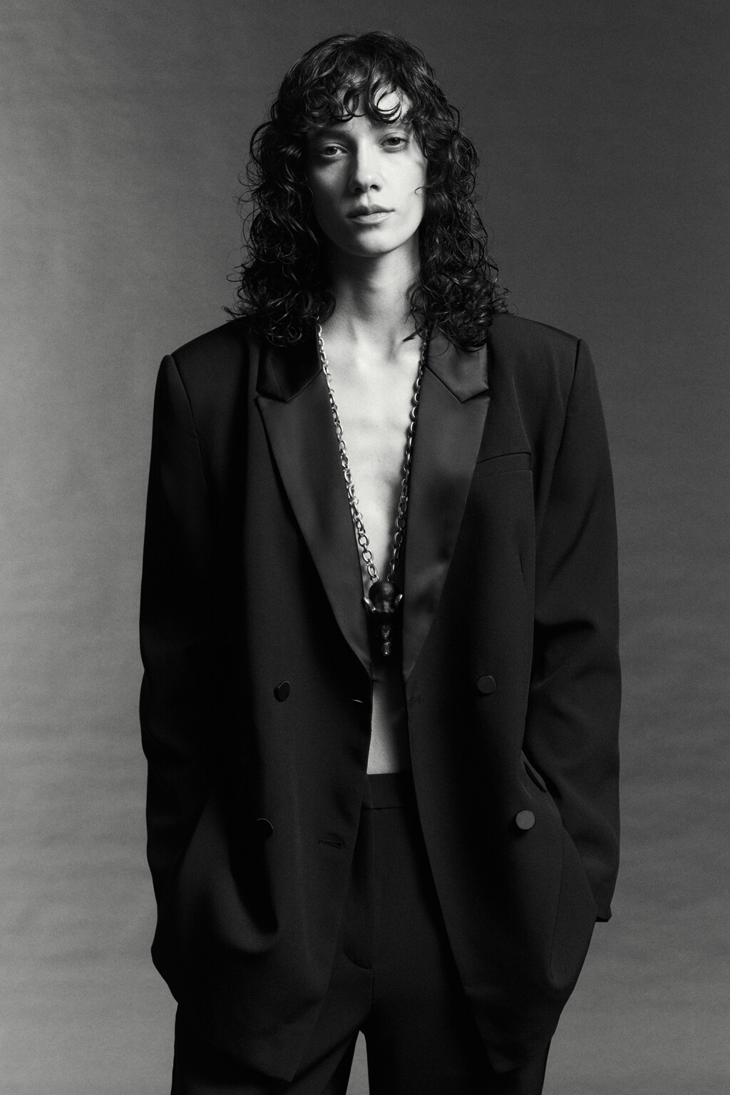 Пиджак приталенный с атласными лацканами - цвет черный - 10