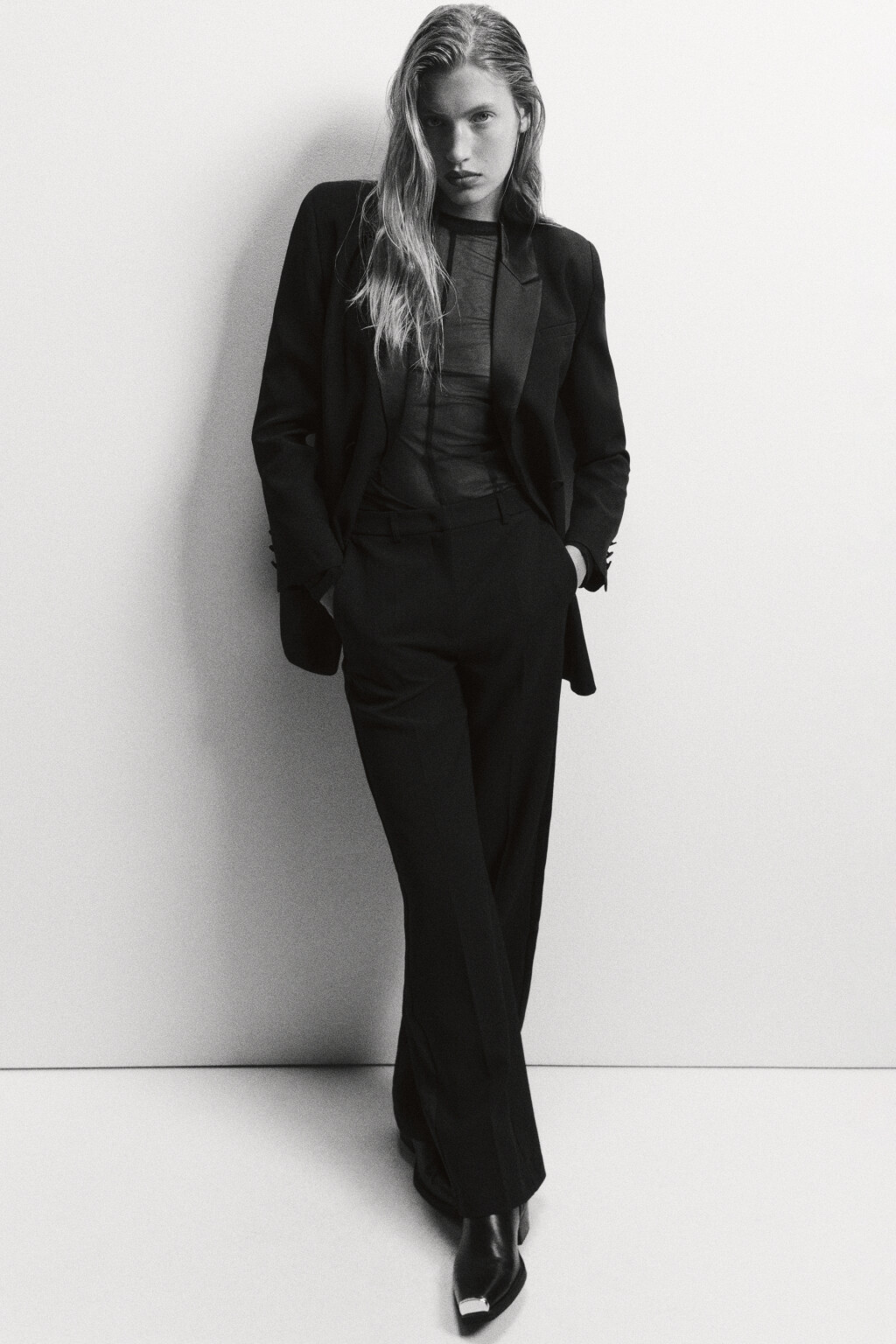 Пиджак приталенный с атласными лацканами - цвет черный - 1